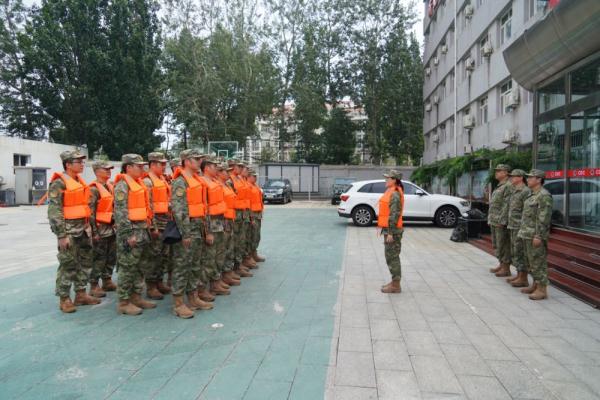 中部战区疾病预防控制中心赴北京门头沟区王平镇开展洪灾重点区域环境消杀