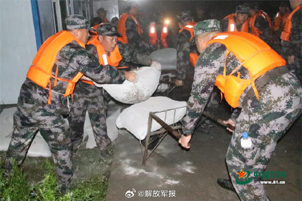 暴雨来袭！吉林省军区组织官兵和民兵开展抢险救灾