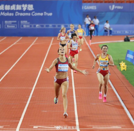 夏雨雨获女子5000米亚军