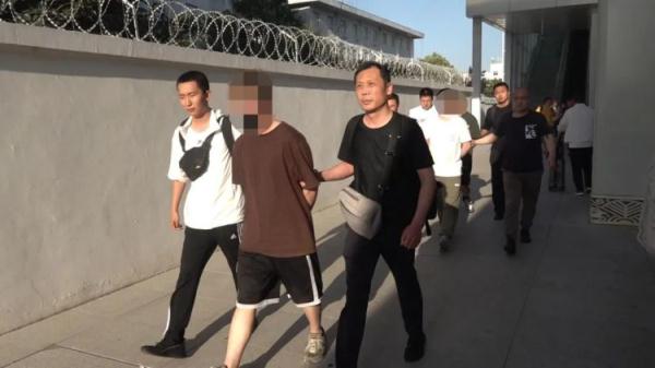 一店铺被家长举报！42人被抓！