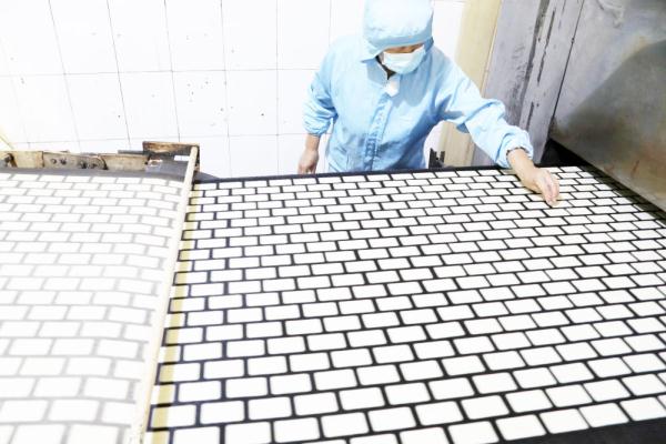 河北肃宁：“一村一品”特色产业铺就村民致富路