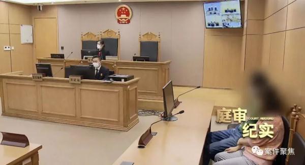 夫妻结婚7年，公婆起诉要求拿回婚房，儿媳一句话让网友吵翻……
