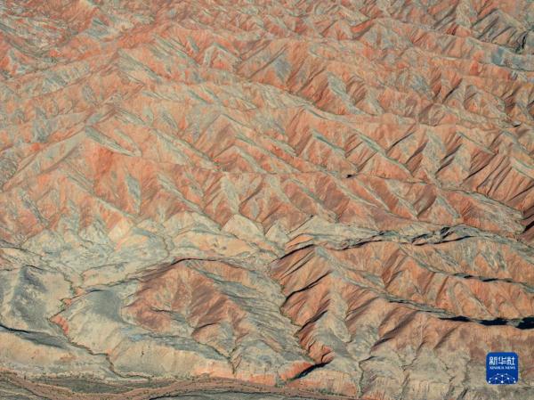 美丽中国丨七彩丹霞醉游人 美丽中国丨七彩丹霞醉游人