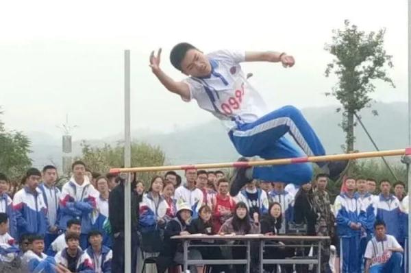 “航天三人组”被北航录取！同班、同寝室、同一年、同一专业！