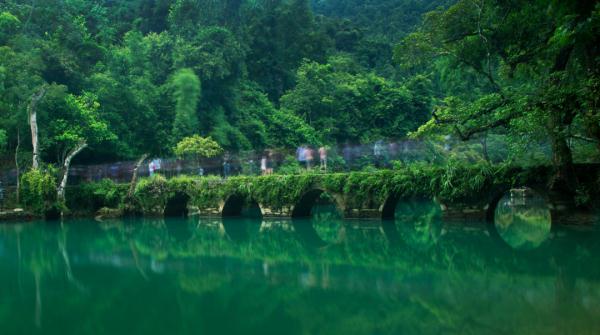 1小时从贵阳刹拢荔波！贵南高铁贵荔段今日首发，一起来打卡