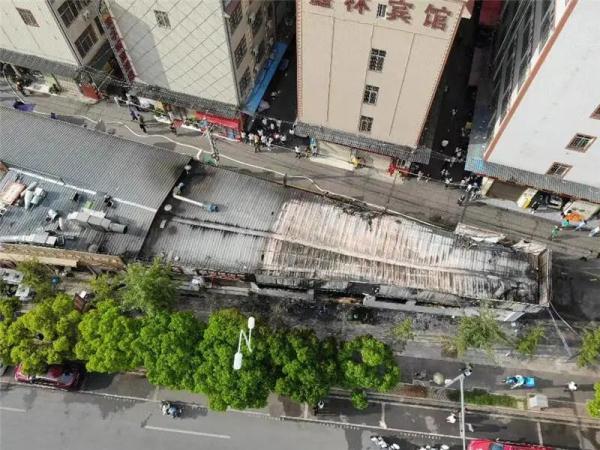 谭某，行拘10日！