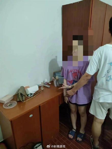 女子18岁生日竟被男友带去吸毒,许愿去滑冰却变成了“溜冰” 女子18岁生日竟被男友带去吸毒,许愿去滑冰却变成了“溜冰”