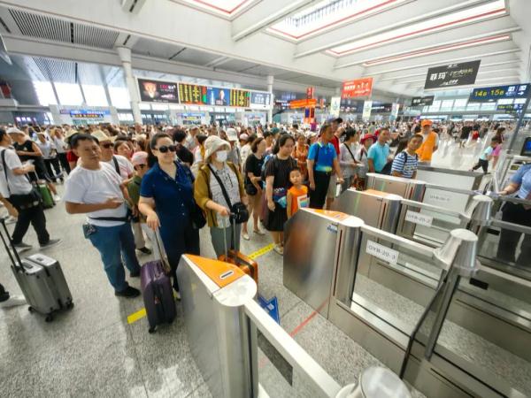 1小时从贵阳刹拢荔波！贵南高铁贵荔段今日首发，一起来打卡