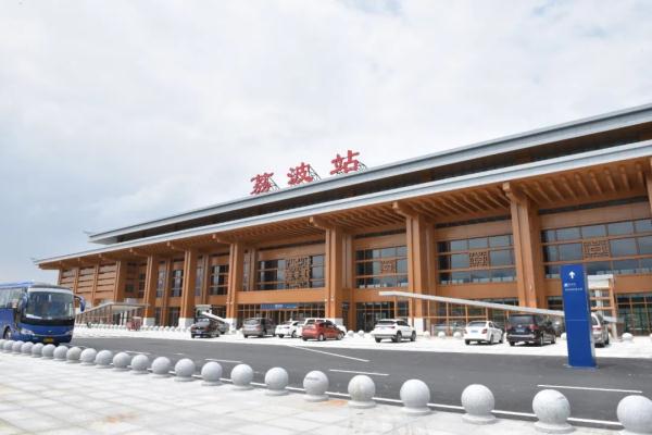 1小时从贵阳刹拢荔波！贵南高铁贵荔段今日首发，一起来打卡