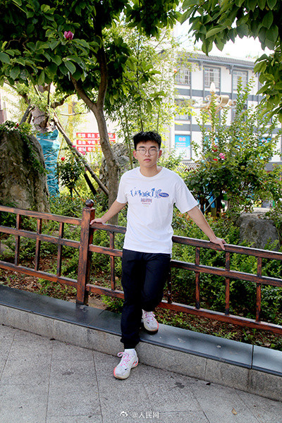 厉害！高中同宿舍3人齐上北大