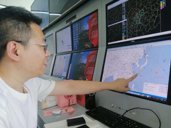 贵阳为何天天雨雨雨？权威解答→
