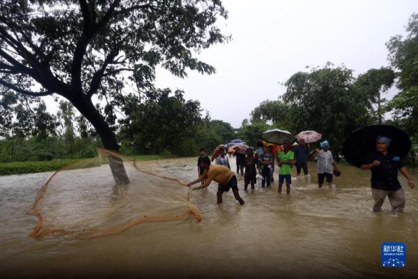 孟加拉国吉大港地区遭暴雨袭击