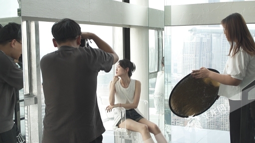 大学生热衷做“陪拍闺蜜”?记者体验后送上“安全锦囊” 大学生热衷做“陪拍闺蜜”?记者体验后送上“安全锦囊”