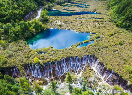外国游客被九寨沟美到哇声一片