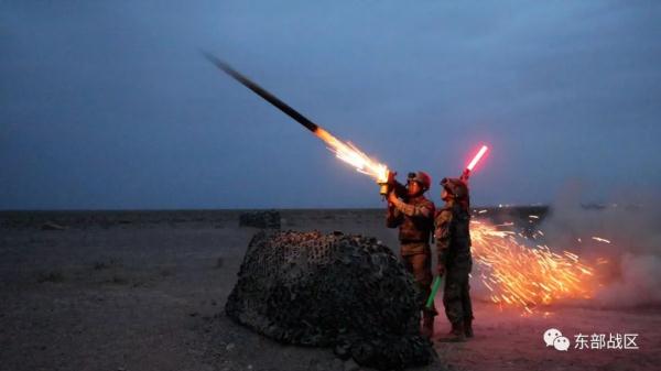 防空兵，火力全开！