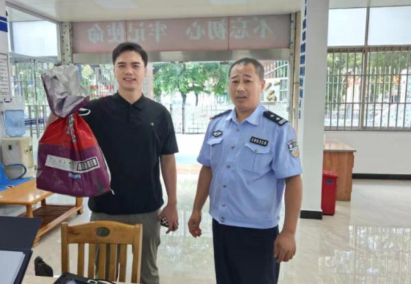 罕见！九江惊现“五爪金龙”！发现时刚产下4颗蛋……