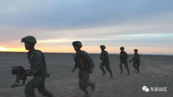 防空兵，火力全开！