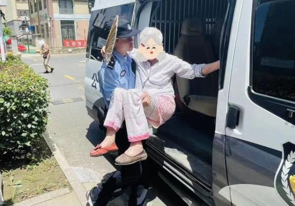 85岁老人迎来了秋天的第一个“公主抱”！