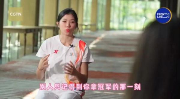 被盯着手臂恶评不断?“又美又飒”的吴艳妮这样回应→ 被盯着手臂恶评不断?“又美又飒”的吴艳妮这样回应→