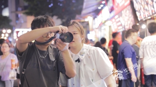 大学生热衷做“陪拍闺蜜”?记者体验后送上“安全锦囊” 大学生热衷做“陪拍闺蜜”?记者体验后送上“安全锦囊”