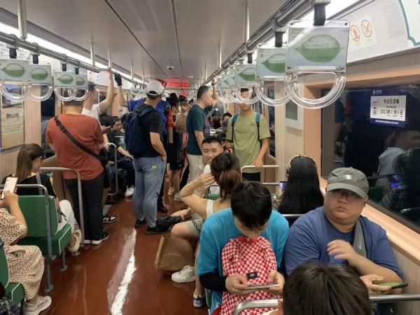一趟车穿越60年!北京地铁开启“时光列车”,速来打卡—— 一趟车穿越60年!北京地铁开启“时光列车”,速来打卡——