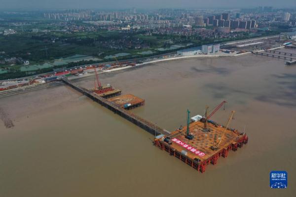 杭州湾跨海铁路桥施工取得突破性进展