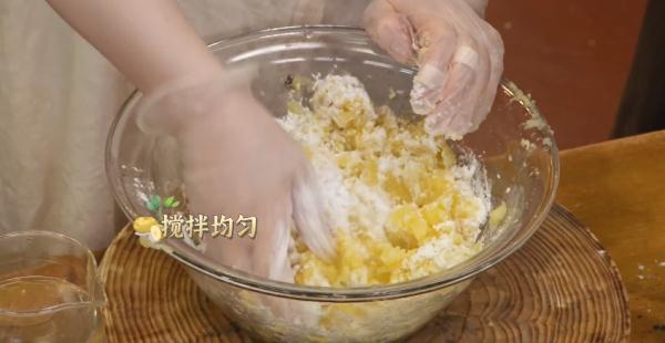 一颗土豆百种味道，千种吃法，这么做简单又好吃！