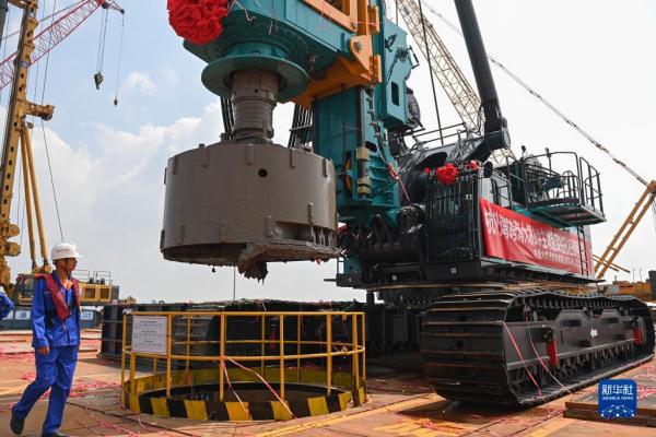 杭州湾跨海铁路桥施工取得突破性进展