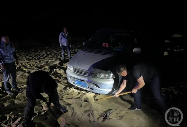 广东一家8口被困荒漠，断水断食！其中4老2小…