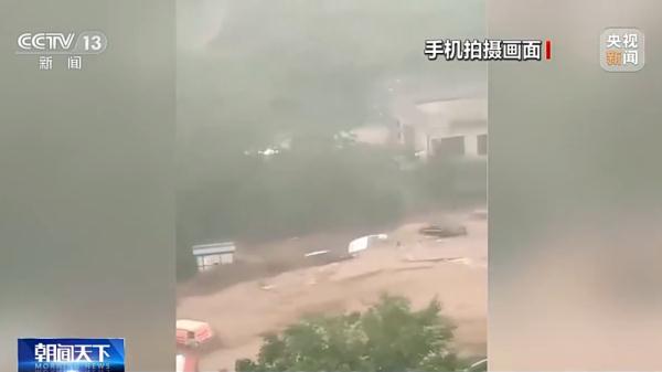 洪水中的逆行者！村民落泪回忆刘捷生前工作点滴