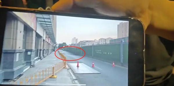 武汉一地铁站施工致地面下沉,居民紧急撤离!官方回应 武汉一地铁站施工致地面下沉,居民紧急撤离!官方回应