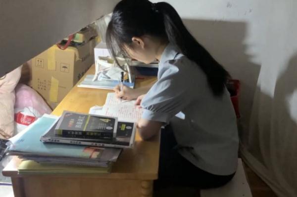 “这是我今年收到最好的消息!”一大波录取通知书正在派送,来沾喜气! “这是我今年收到最好的消息!”一大波录取通知书正在派送,来沾喜气!