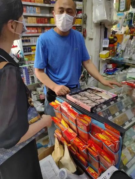 暗访!5岁幼儿竟“畅通无阻”买到盲盒,涉及名创优品、晨光文具等门店 暗访!5岁幼儿竟“畅通无阻”买到盲盒,涉及名创优品、晨光文具等门店