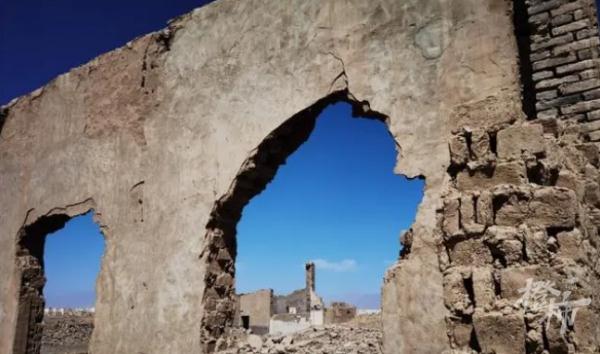 广东一家8口被困荒漠，断水断食！其中4老2小…