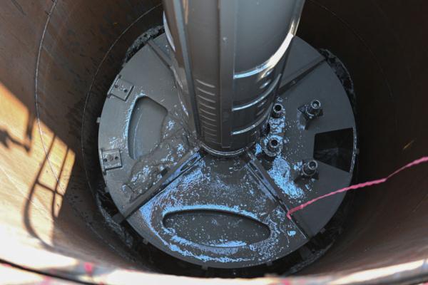 杭州湾跨海铁路桥主塔墩首根钻孔桩开钻