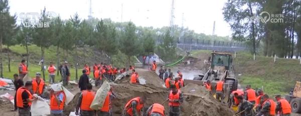 东北地区加强防范不间断巡堤 人员提前转移加固决口区域
