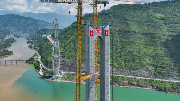 公路“地质博物馆”——沿江高速宜金段建设如火如荼