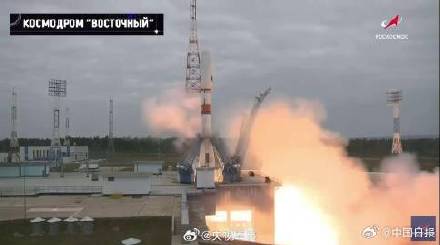 俄首次发射月球探测器