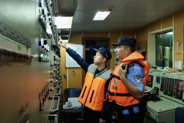 联合执法筑牢国门口岸安全防线