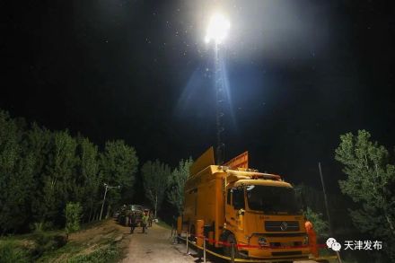 直击王口镇突发险情，挑灯夜战千里堤！