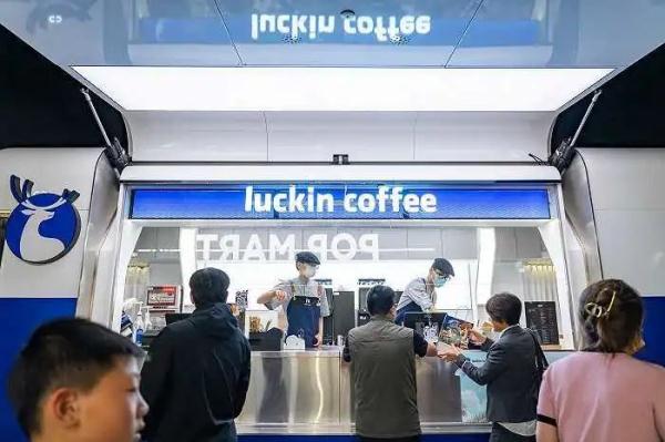 奈雪推出单杯9.9元的月卡，价格战打到奶茶界了吗？