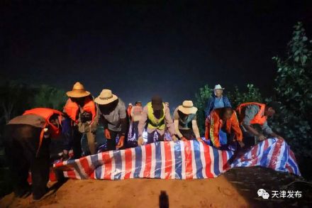 直击王口镇突发险情，挑灯夜战千里堤！