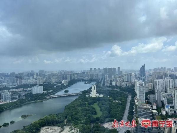 为何南宁近日频现“下班雨”？气象专家这样说→
