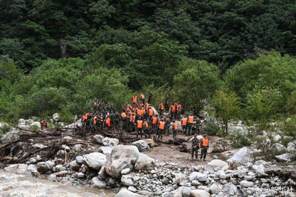 正在救援！直击西安长安区山洪泥石流救援现场