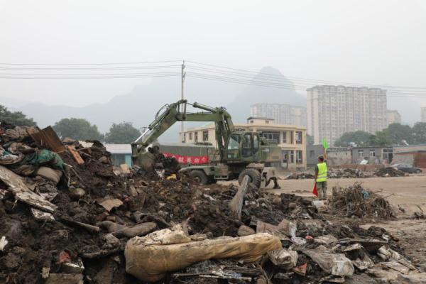 陆军第82集团军某工兵旅奋战在灾后重建一线