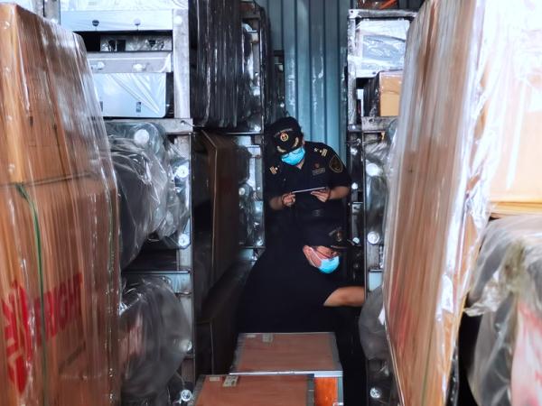 “钢铁驼队”插上“隐形的翅膀”