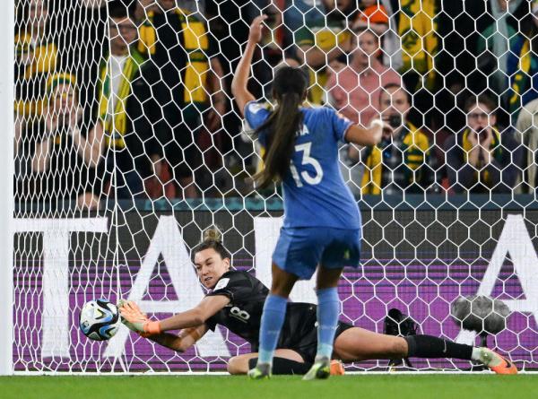 女足世界杯丨阿诺德：静音上场