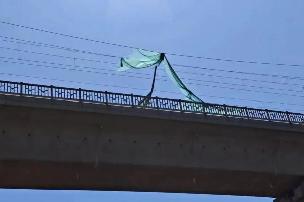 逼停动车,判决赔偿3万多元! 逼停动车,判决赔偿3万多元!