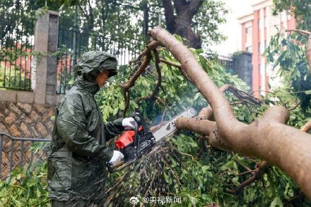 25名战士救灾一线收到军校通知书