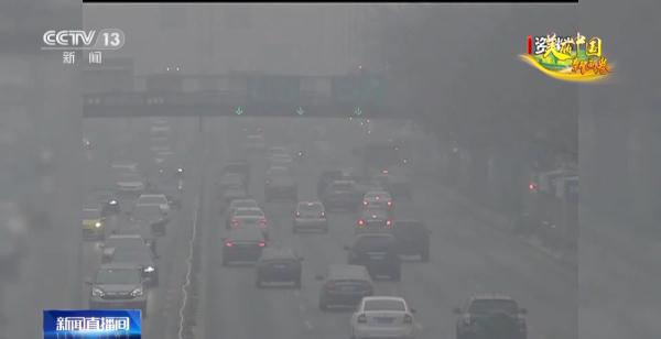 “雾霾灰”→“常态蓝” 他用十年拍摄见证北京天空之变 “雾霾灰”→“常态蓝” 他用十年拍摄见证北京天空之变